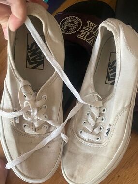 Vans White Low-Top Canvas Lace-Up Sneakers